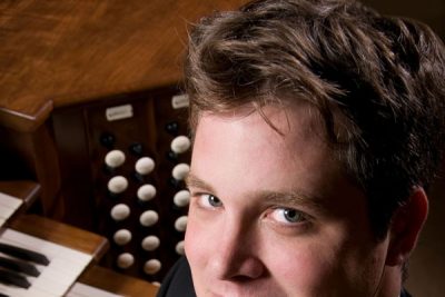 Headshot of organist Gregory Hand