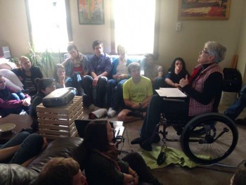 Carolyn Shrock-Shenk talks with ‘outside’ students during the first year of Goshen’s implementation of the ‘Inside-Outside’ program Photo by Darrab Nagarwalla